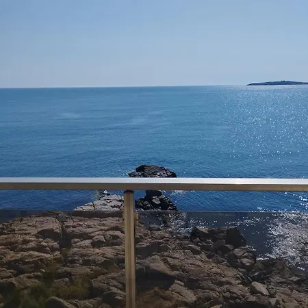 Swan Bay Complex Apartment